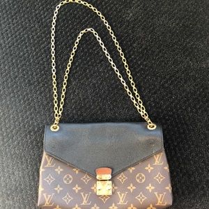 AUTHENTIC Louis Vuitton with gold chain strap
